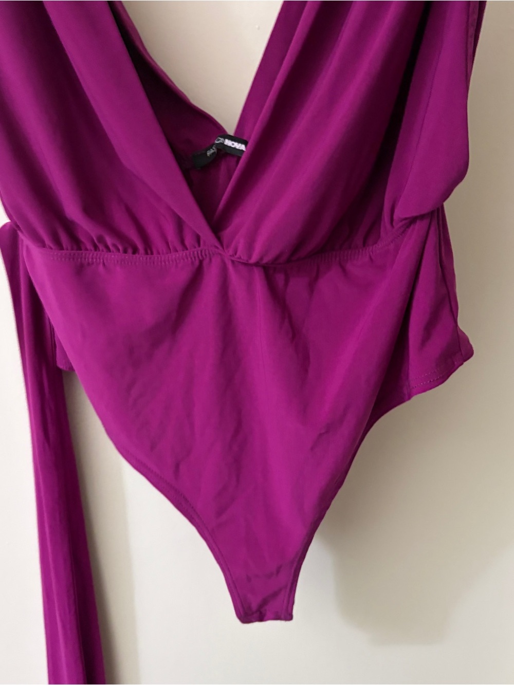 Deep V Bodysuit in Magenta - Picture 3 of 7